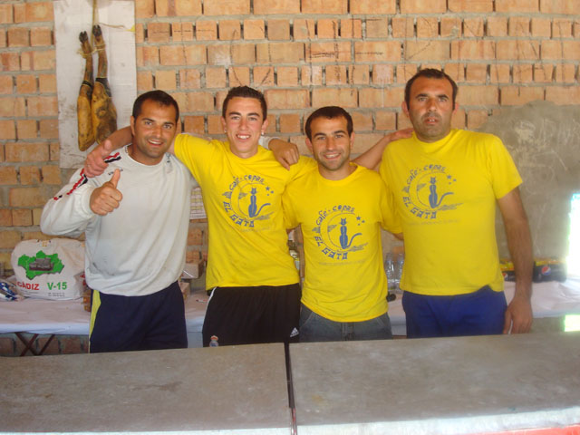 Futbolistas De Puerto Serrano Balompix Colaborando